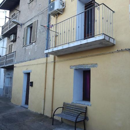 Monti di bò Apartamento Aggius Exterior foto